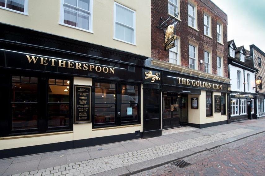מלון רוצ'סטר The Golden Lion Wetherspoon מראה חיצוני תמונה