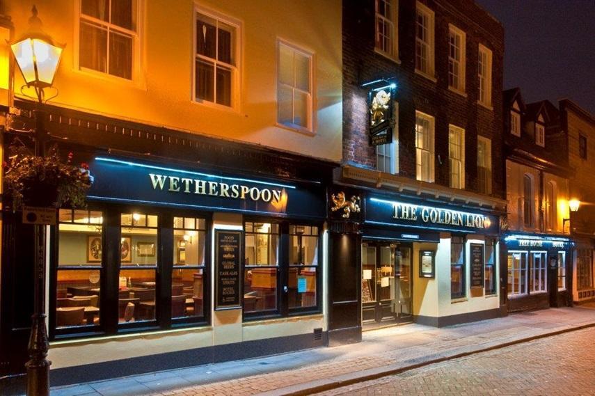 מלון רוצ'סטר The Golden Lion Wetherspoon מראה חיצוני תמונה